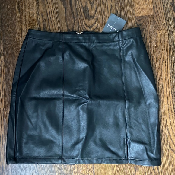 Black Leather Skirt - Picture 1 of 2